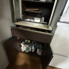 食器棚の画像
