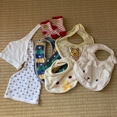 スタイ、肌着、靴下、帽子セットの画像