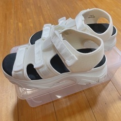 GU スポーツサンダルの画像