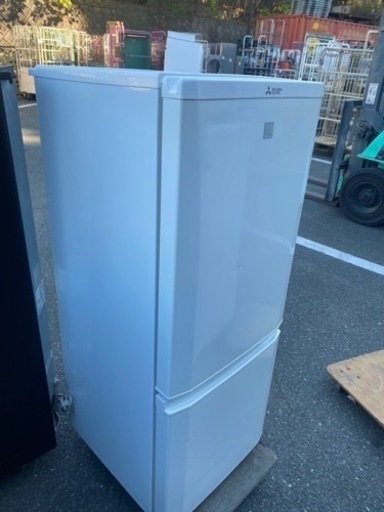 北九州市内配送無料　保証付き　三菱 ノンフロン 冷凍冷蔵庫 MR-P15EZ-KW 146L