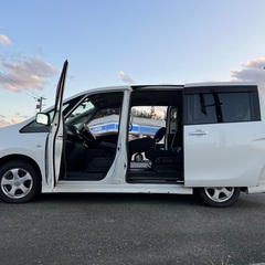 8人乗り☆月々1.2万円〜分割払い可❗️車検2年付き！大人気☆ニッサン セレナ☆HDDナビ☆走行中DVD見れます☆バックカメラ☆ETC☆両側電動スライドドア☆ドラレコ付きのフル装備☆車内広々三列シート‼️の画像