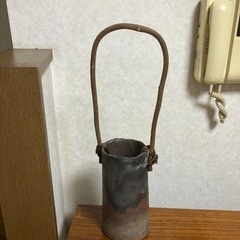 〇〇焼きの花瓶　200円の画像