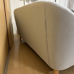 グレー ソファの画像
