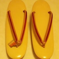 クリーム色のぞうりの画像