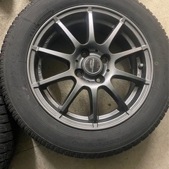 スタッドレスタイヤ15インチ　トーヨー　ホイール付きの画像