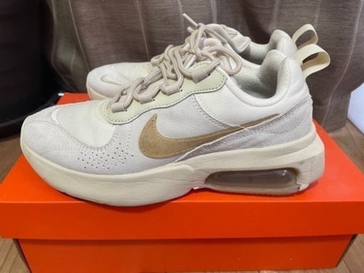 ナイキ　NIKE  エアマックス　ヴェローナ カフェラテ  235cm