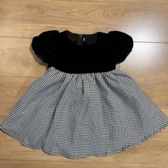 黒ワンピース+赤カーディガン　秋冬用　80サイズの画像