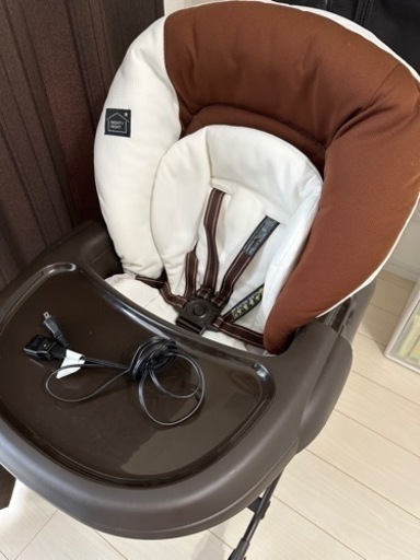 combi コンビ ネムリラ 4キャス オートスウィング ハイローチェア 電動