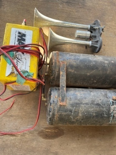 12vコンプレッサー、タンク、ホーンセットです