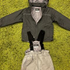 値下げしました❗️☆お得☆スキーウエア【サイズ130】の画像