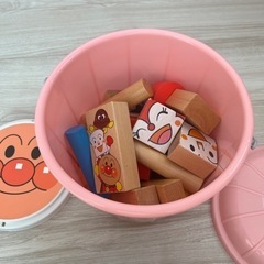 引き取り　調整中　アンパンマン  積み木