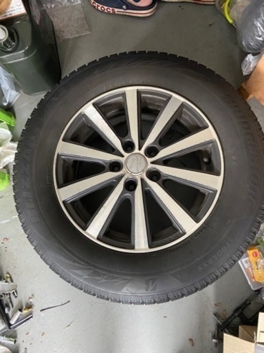 ブリヂストン　スタッドレスタイヤホイール付16インチ