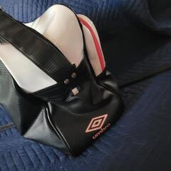 今だけ値下げ❗umbroスポーツバッグの画像
