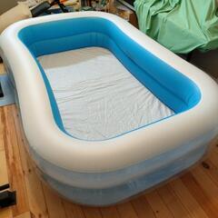 大型ビニールプールの画像
