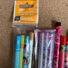 完売御礼❣️【文房具いろいろ】コムサの鉛筆かきかた鉛筆　自由帳　消しゴム他の画像