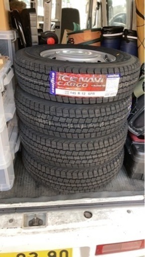 今年購入の、スタッドレスタイヤ(ホイール付き)