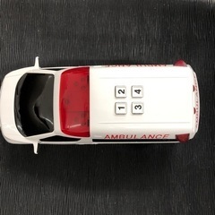 音が鳴る救急車