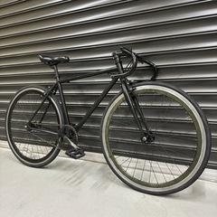 ピストバイク　マットブラック