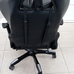 ★ジモティ割あり★  ゲーミングチェア 黒 H×D×W クリーニング済み TJ2831の画像