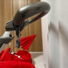 STOKKE ベビーカーの画像
