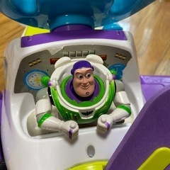 バズライトイヤー　手押し車　キックカーの画像