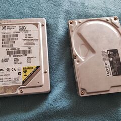ハードディスク２つとイーサネットカード