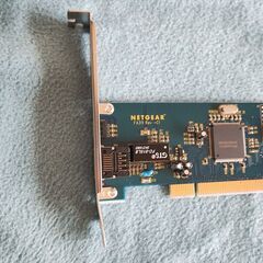 ハードディスク２つとイーサネットカードの画像