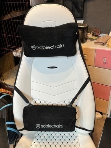 Noblechairs ICONホワイト