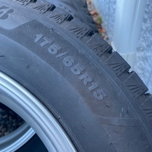 ブリヂストン  スタッドレス 175 65 15 