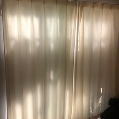 カーテンの画像