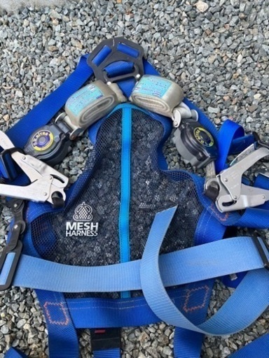 メッシュハーネス