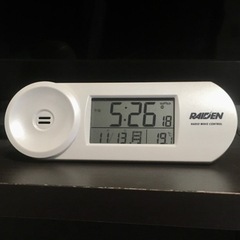 ★SEIKO 音の大きな電波目覚まし時計 美品 温度・日付表示機能付き