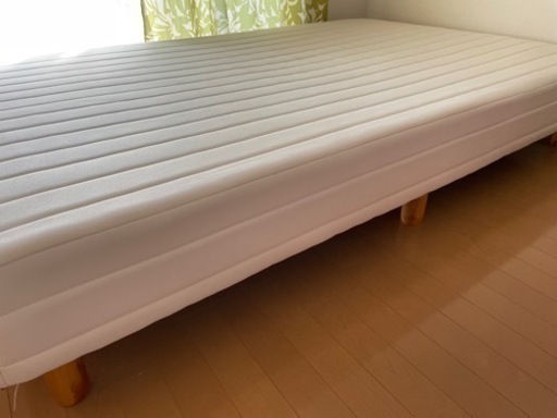 至急！セミダブル　足つきマットレスベッド