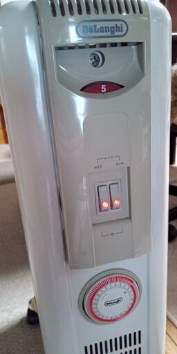 デロンギのオイルヒータです