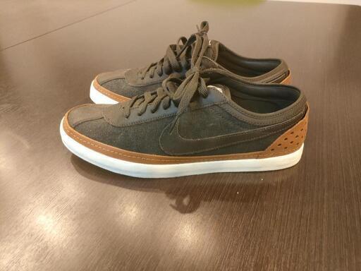 【新品】NIKE ナイキ スニーカー 25.5センチ