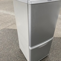 福岡市内配送設置無料　パナソニック Panasonic NR-B147W-S [冷蔵庫(138L 右開き) 2ドア シルバー]