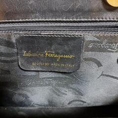 フェラガモショルダーバッグの画像