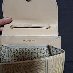 イヴ・サンローランショルダーバッグの画像