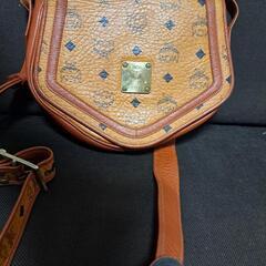 MCMショルダーバッグ