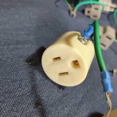 変換プラグコンセント　2P→3P（アース線付き） 125v 15A　9個の画像