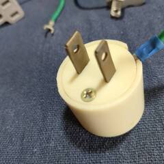 変換プラグコンセント　2P→3P（アース線付き） 125v 15A　9個の画像
