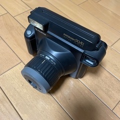 ポラロイドカメラ　富士フィルムの画像