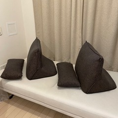 ソファーベッド　2人掛け　オフホワイト×ダークブラウンの画像