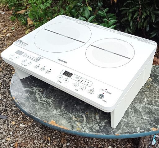 ★美品!!お届け可！★ アイリスオーヤマ 2口IHコンロ  IHK-W12S-W  2020年製