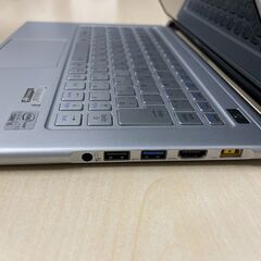 NEC LaVie 薄型13インチ最軽量800gの画像