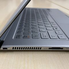 NEC LaVie 薄型13インチ最軽量800gの画像