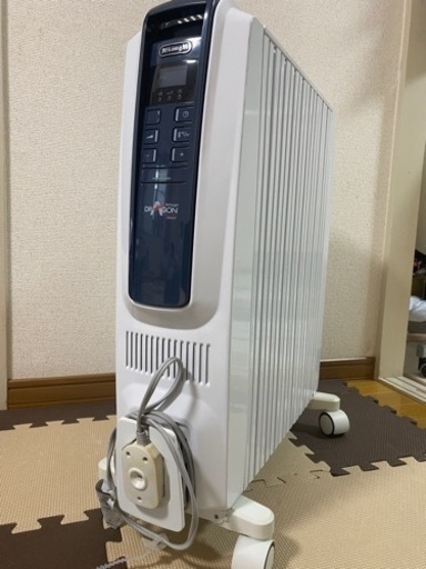 【引渡決定】値下げしました！デロンギオイルヒーター(TDDS0915BL)