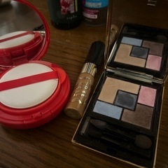 スキンケア  ヘアケア  メイクの画像