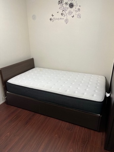 セミダブルベッド（ニトリ）