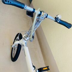 折りたたみ自転車の画像